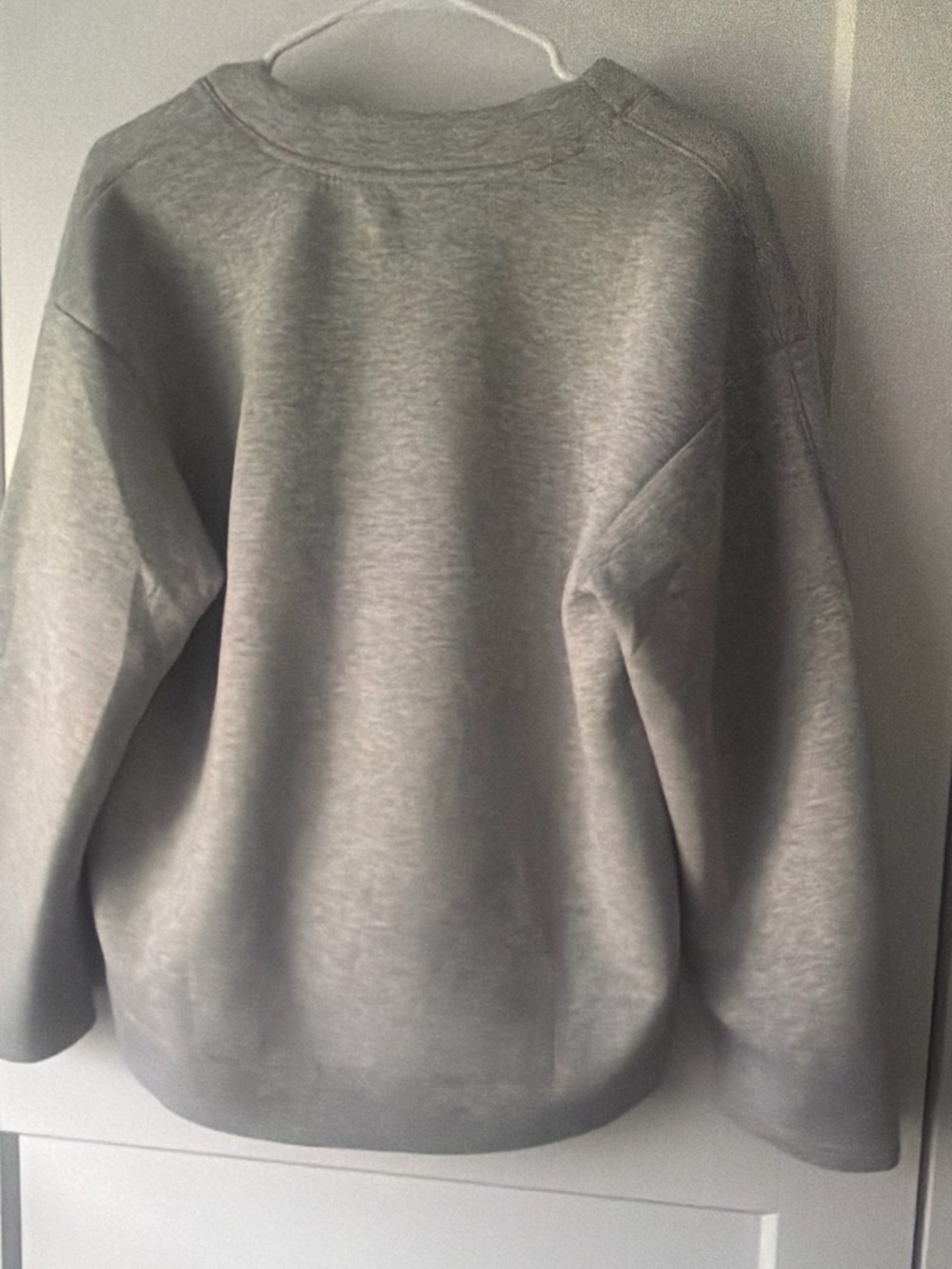 Old Navy Women’s Gray V-Neck Pullover Sweater M - Picture 3 of 4